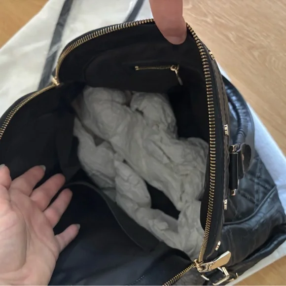 Versace Black Quilted Handbag - Picture 8 of 16